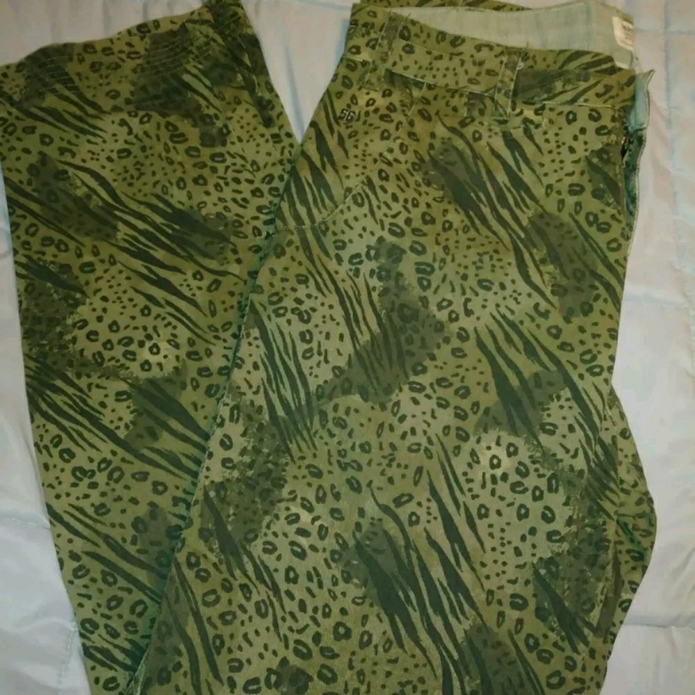 Mens Parish Nation Camo Pants EUC